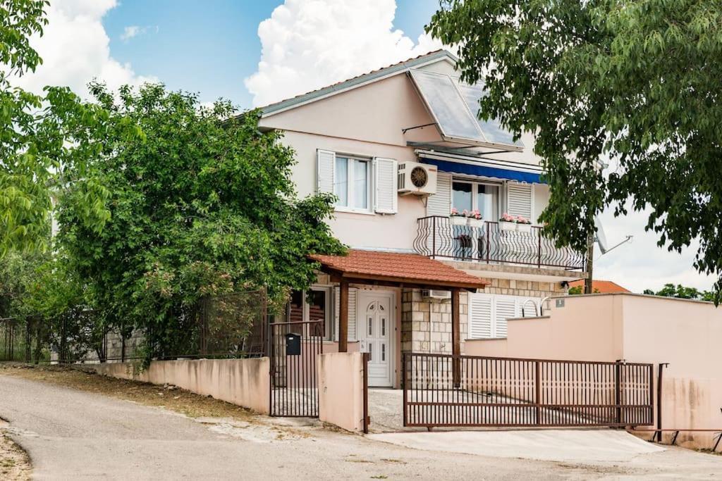Holiday Home Goranka Zmijavci Exterior foto