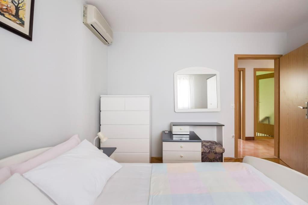 Holiday Home Goranka Zmijavci Exterior foto